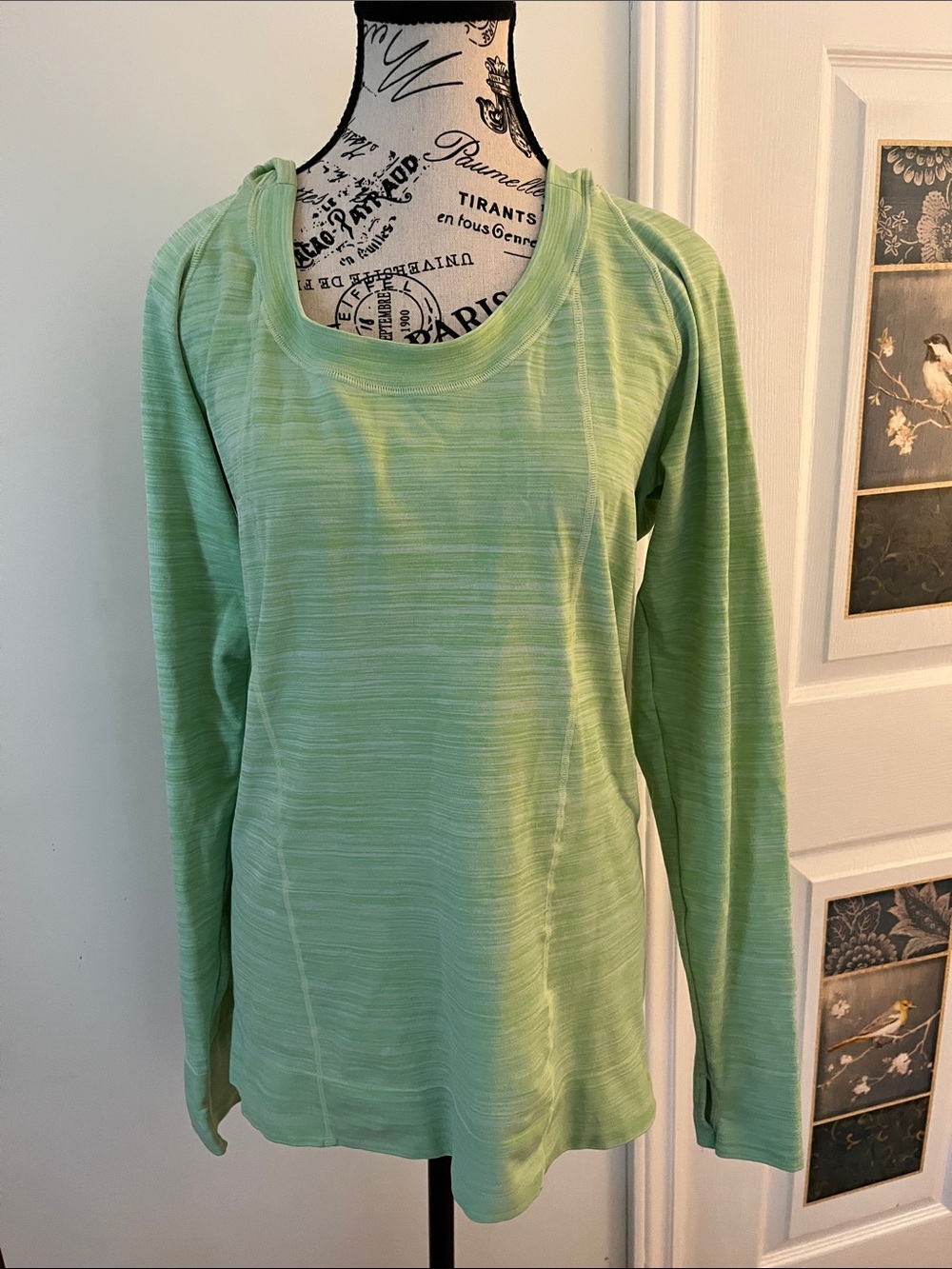 😃climawear Light Green Women's Long Sleeve Scoop Neck Top